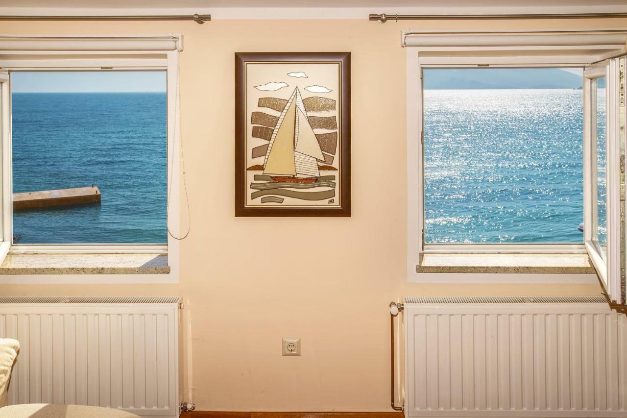 Bojan With Terrace And Sea View Appartamento